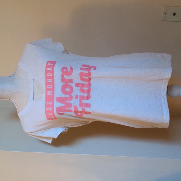 Custom cut Tee - Picture 2 of 8